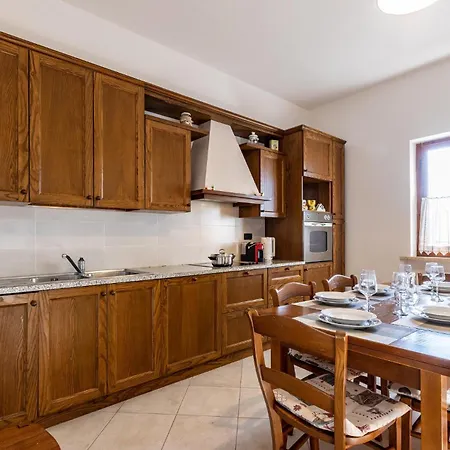 Sambuco Tatil Evi